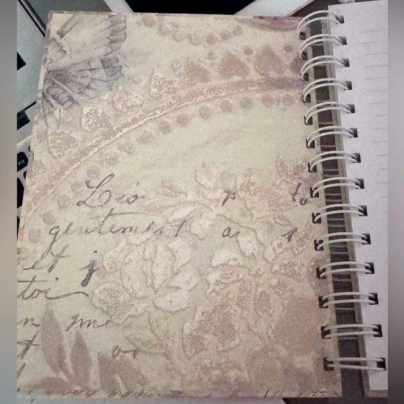 📔 Stylish and Vintage Tracy Porter Wedding Journal for the new Bride - Picture 8 of 14